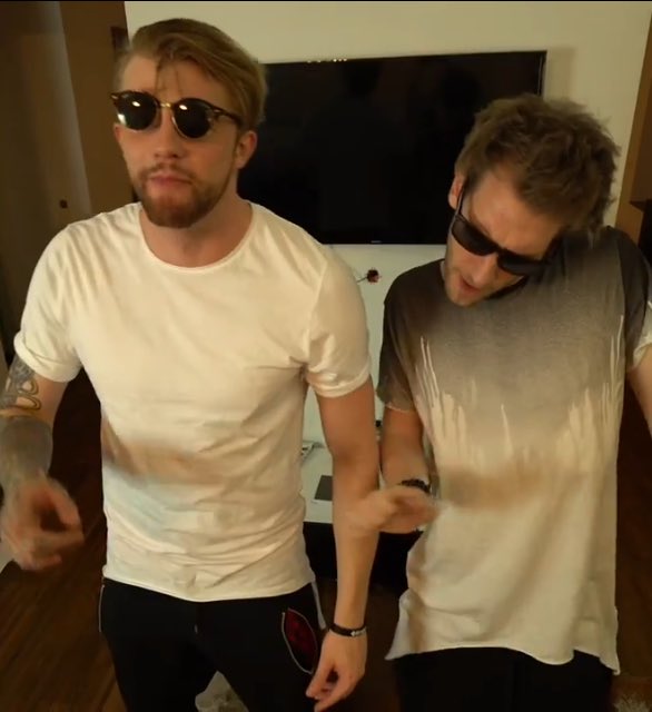 lizcllnz's tweet photo. #Teamjandre !😂😂😂😂

@janmeyer &amp; A.S https://t.co/c66zJfAVuC