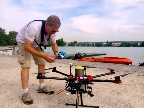Ulcr's tweet photo. L'un des 1 er tournage en drone 360 en agglomération ..une performance @DCOMDRONE et #highlab #collectif360degresfr https://t.co/dTwCz9FSiU