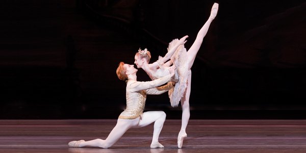 TheRoyalBallet's tweet photo. Need some #datenight inspiration?

Here is 6 of the most romantic ballets:
https://t.co/W6Vh0zAPpx ^R https://t.co/dYf8Yaqt98