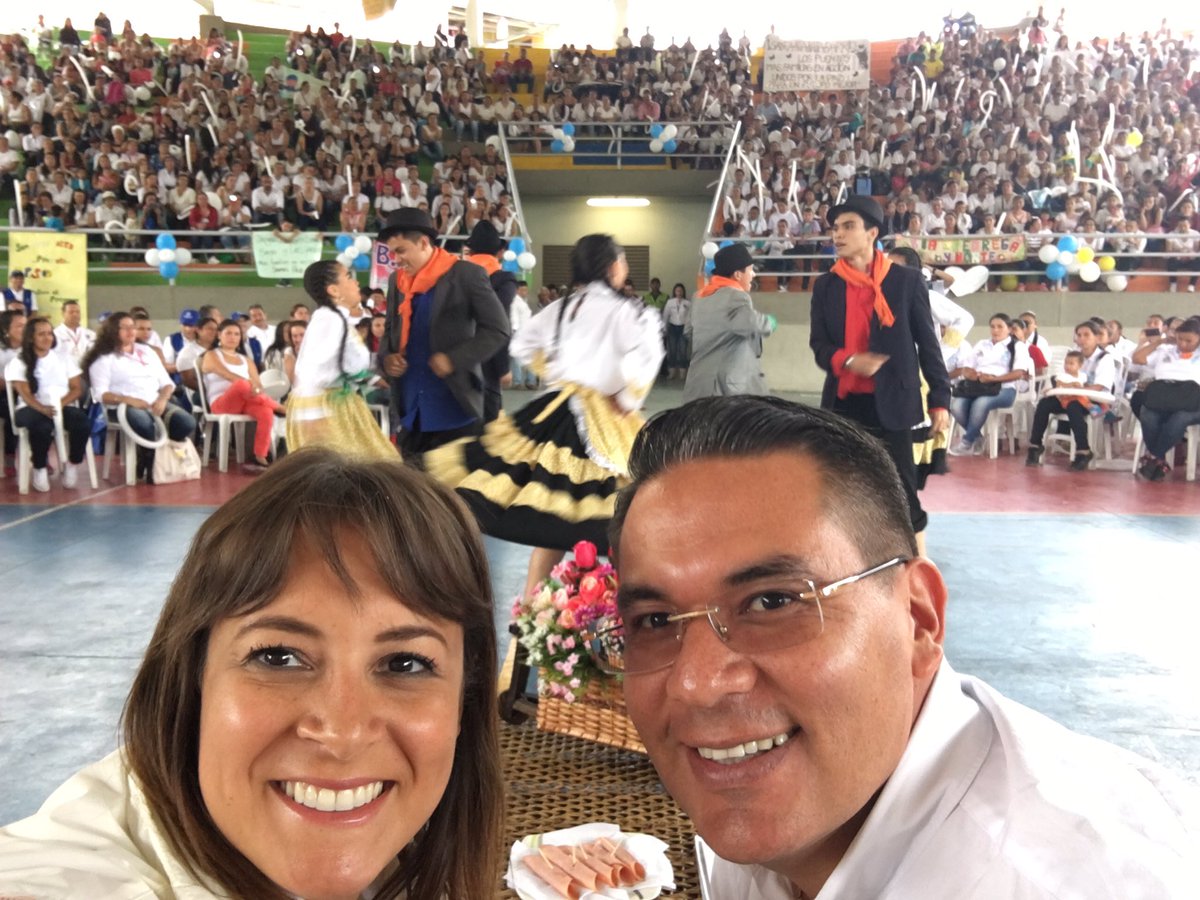 TatyanaOrozco's tweet photo. Con Alcalde  @JorgeESabogal en Asamblea de @FamiliasAccion en Silvania! https://t.co/YBOcdmUVMn