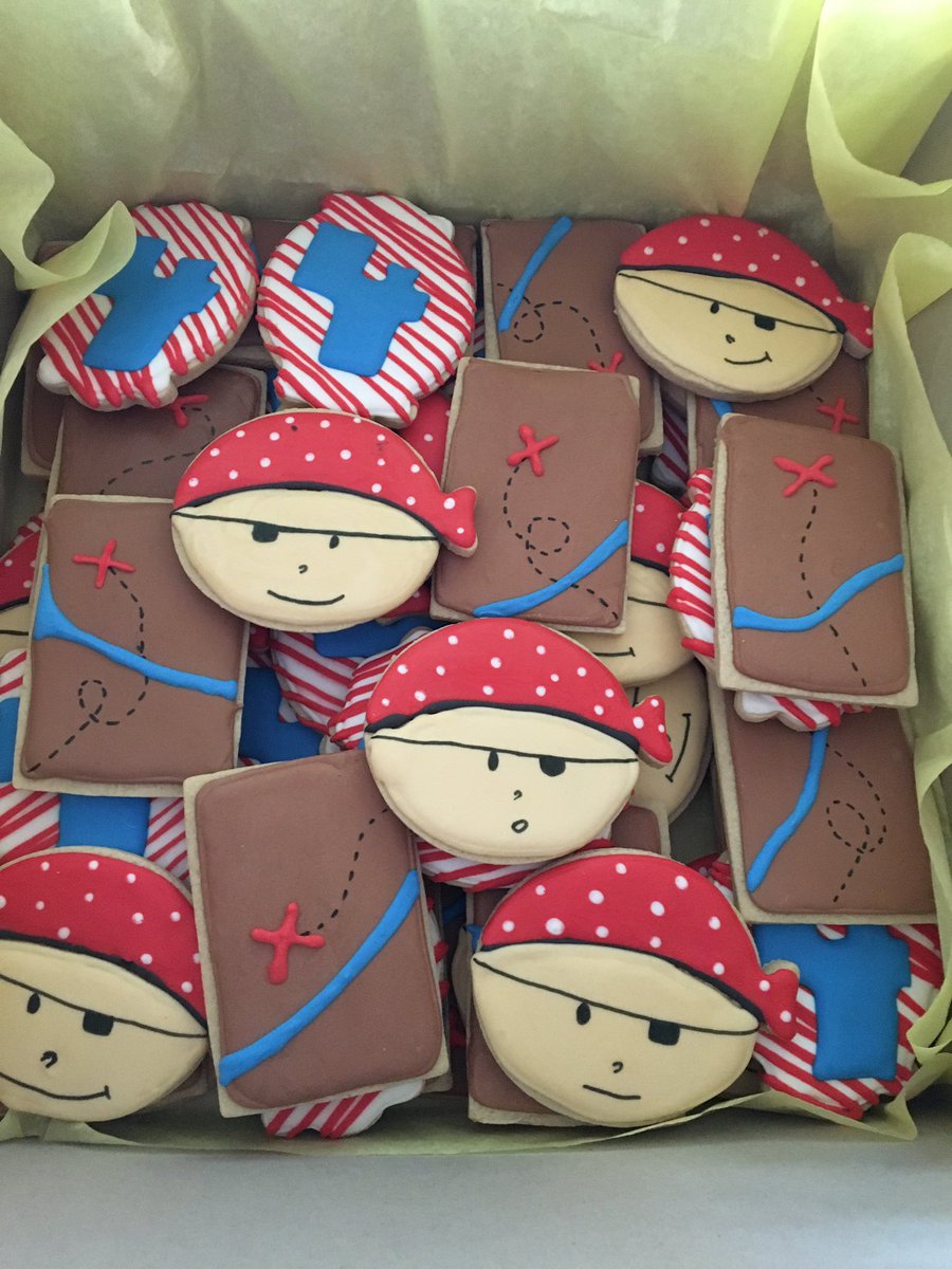 LemonDrop_CShop's tweet photo. Where's me booty? #LemonDropCookieShoppe https://t.co/qKNYuTFqFo