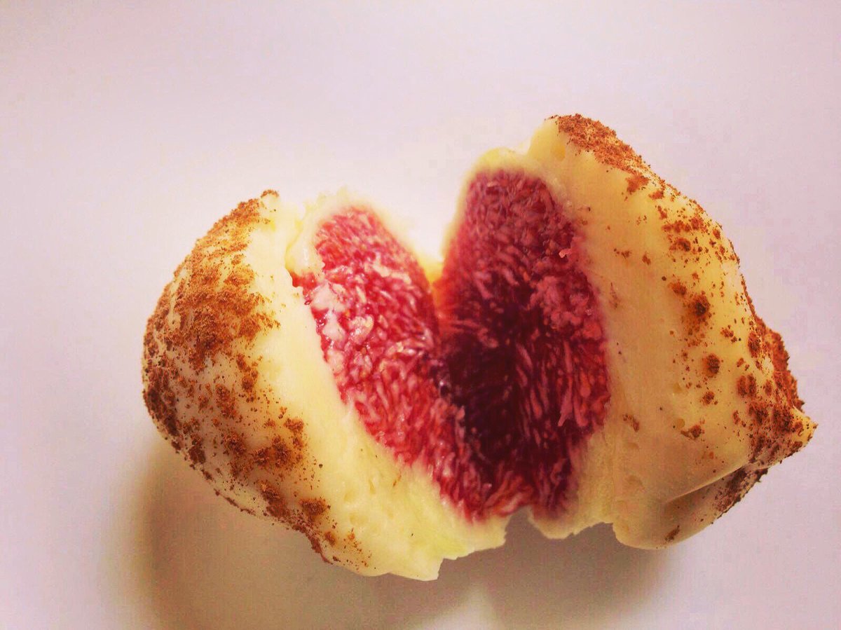 MotelEmporda's tweet photo. Les protoganistes del setembre, LES FIGUES
Figues Coll de Dama amb crema catalana #alacarta #setembre2016 https://t.co/uqvq8oAYri
