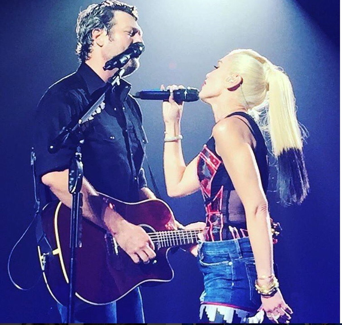 gsbsnd2016's tweet image. Do we know today where the hottest couple is?? #soquiet #togetherphonesoff 🤔🤔😍😍