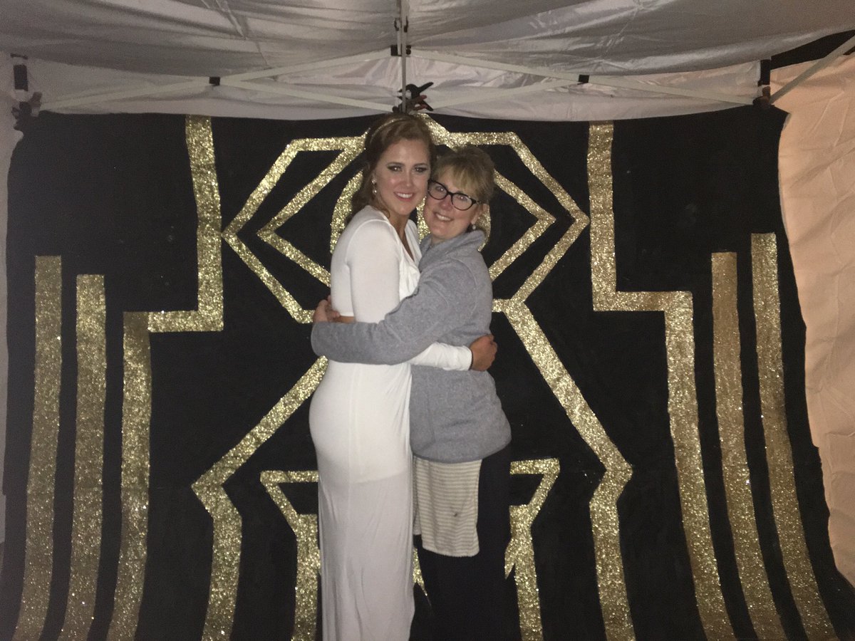 Claire_Hunzy's tweet photo. Missing the Fam a little extra today 💔 https://t.co/SGMxzyyte3