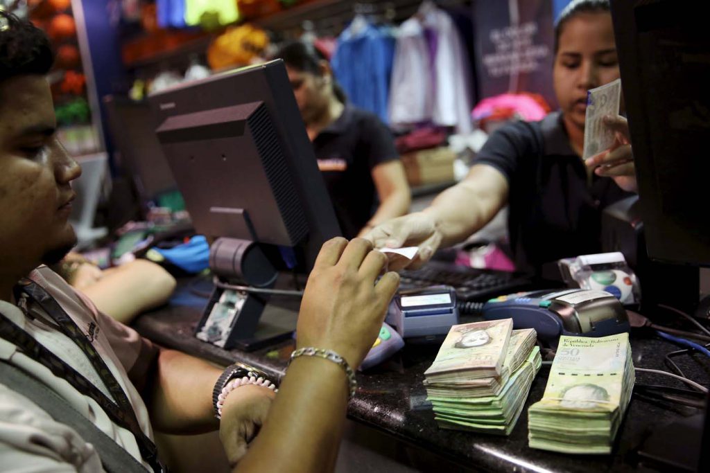 Inflación crece hasta 25% por mes, según expertos Inflación crece hasta 25% por mes, según expertos