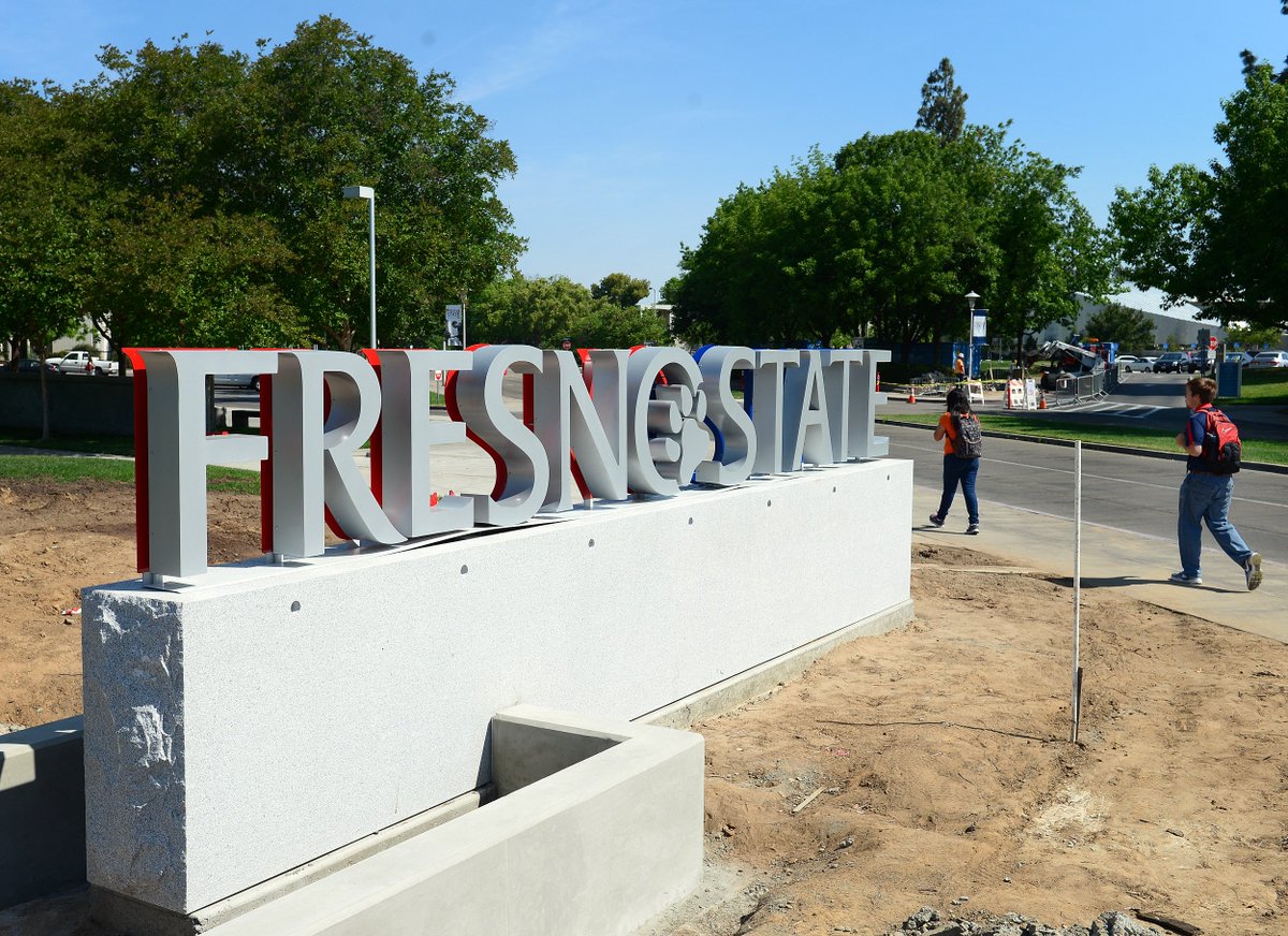 FresnoBee's tweet photo. Fresno State gets a top ranking in U.S. News listing: https://t.co/qV6Sks0pRx https://t.co/cUpiU40Yl9