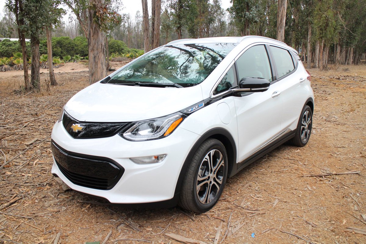 2017 Chevrolet Bolt EV first drive: 240 miles in an electric car puls.ly/nywoQw #EV