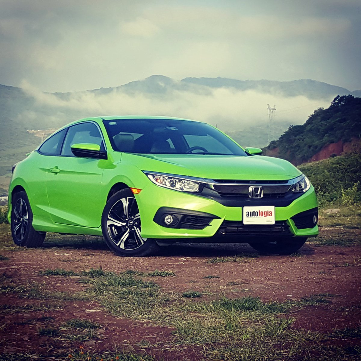 soloautos's tweet photo. ¿Cuál consideras como rival del #Civic #Coupé: #LeonSC dale RT o #JettaGLI dale Fav? @SEAT_Mexico @Volkswagen_MX https://t.co/bg5uTzARmG