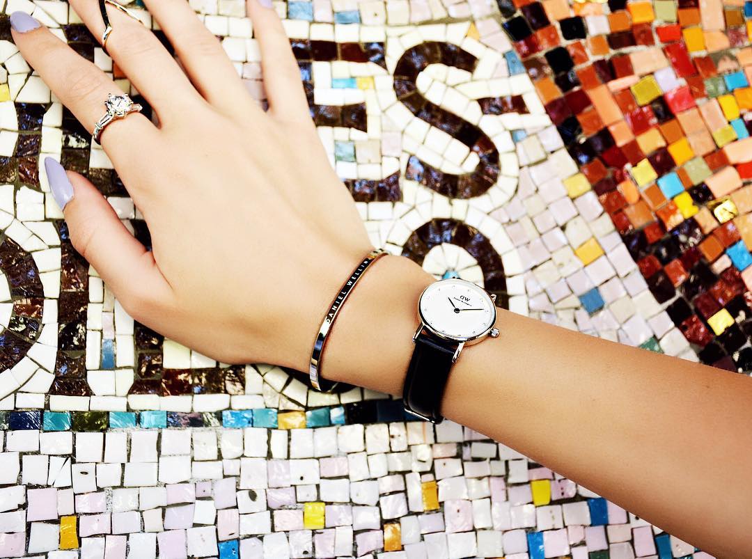 itisDW's tweet photo. Try the Classic Cuff with any of your DW watches! #DWStyleTips https://t.co/53LFte5yoT