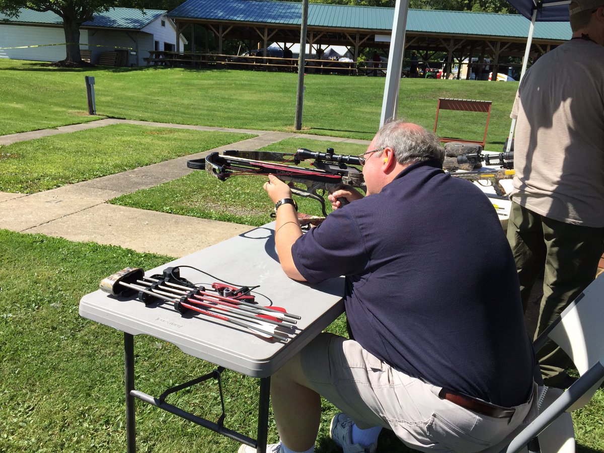 curvesincamo's tweet photo. #Nssf Shooting day #Aglow2016 #camxcrossbows https://t.co/YQswr3ej9b