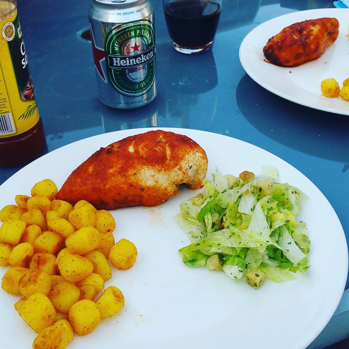 ptjduif's tweet photo. Dinner made by me #chicken #cooking #dinner #chef #salade #food #patato https://t.co/xyVLlOMiY7