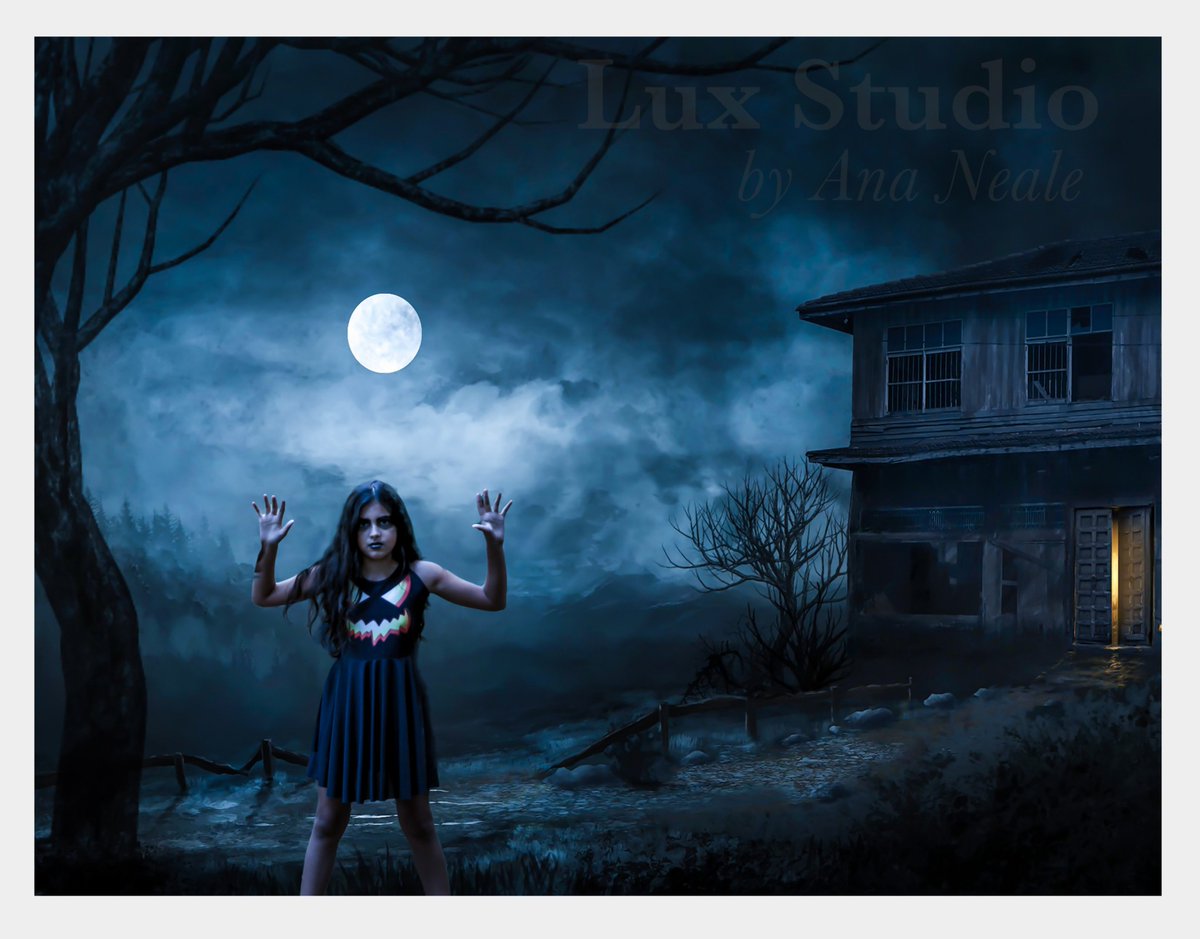 AnaNeales's tweet photo. Are you ready for the Halloween? We are! @halloween @ScariestStorys @moon @zombie @horror https://t.co/MDYHmNnk9k