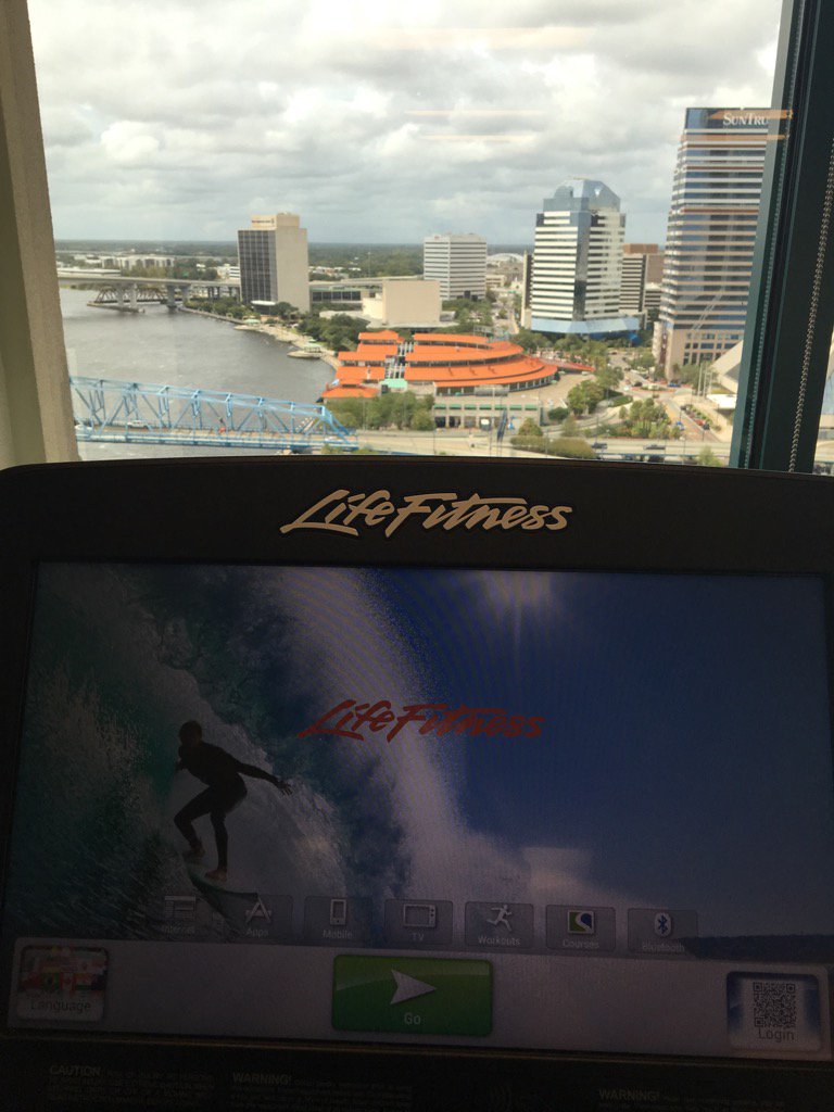 tracie_prince's tweet image. #ShortOnTime  #15-20minutes #SprintIntervals on @LifeFitness #Treadmill, #Bike, or #Eliptical  😊😊😊