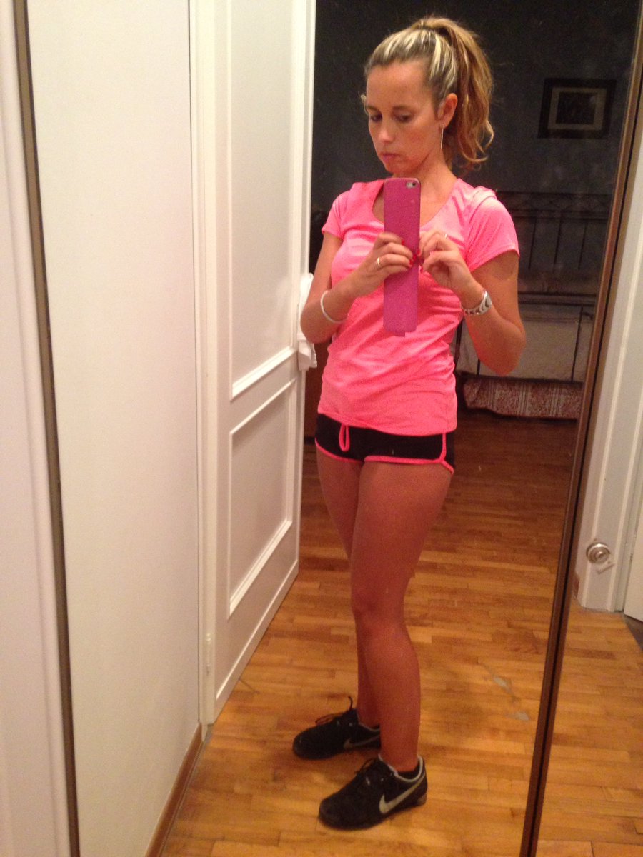 OliviaArzilli's tweet photo. #running #sport #corsa #allariaaperta #farientro #healthy #readytogo ...e con un tocco di #pink https://t.co/ekCAvrdgZG