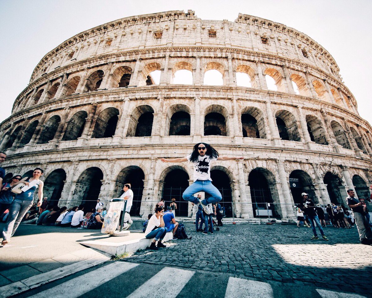#aokijump #726. The Coliseum Jump. Roma Italia. September 12, 2016. https://t.co/gyc4ECmXpL