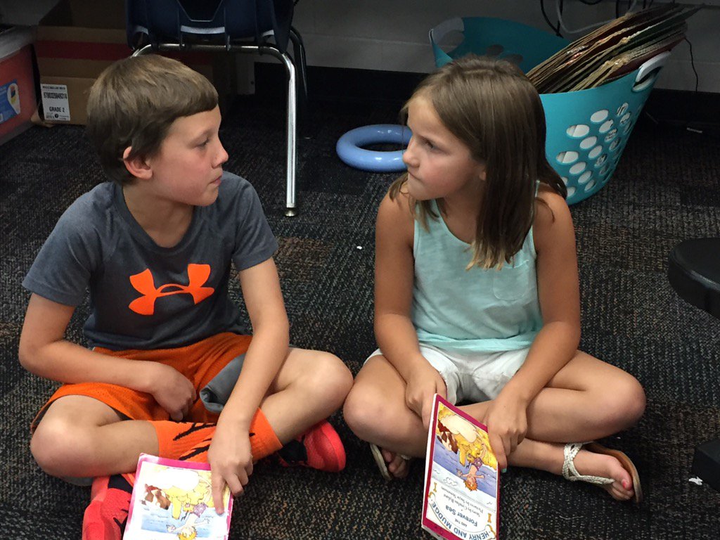 ejonesgurney's tweet photo. Jack checks his comprehension after listening to his friend read during "Read With Someone." #cvevs https://t.co/SfbbpOihTw