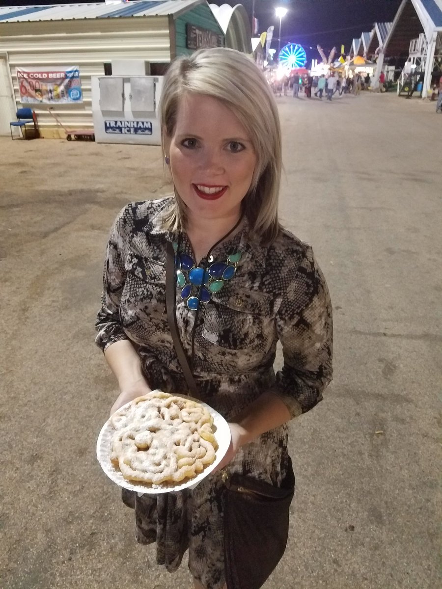 StacieLopezTV's tweet photo. Can't go wrong with a funnel cake at the @WestTexasFair #WTFR #funnelcake #orginal #fall https://t.co/P1fjeGH5TV