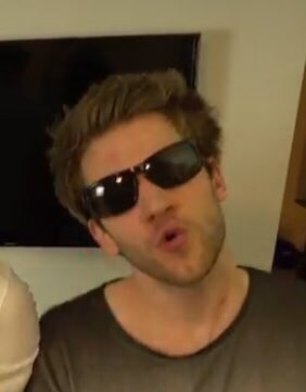 diejulsn's tweet photo. #TeamJandre 😂😂💪🏼

Ihr habt das einfach so geil gemacht ich musste so lachen &amp; meine mum eben auch. 😂

@janmeyer https://t.co/20GT9lqz1W