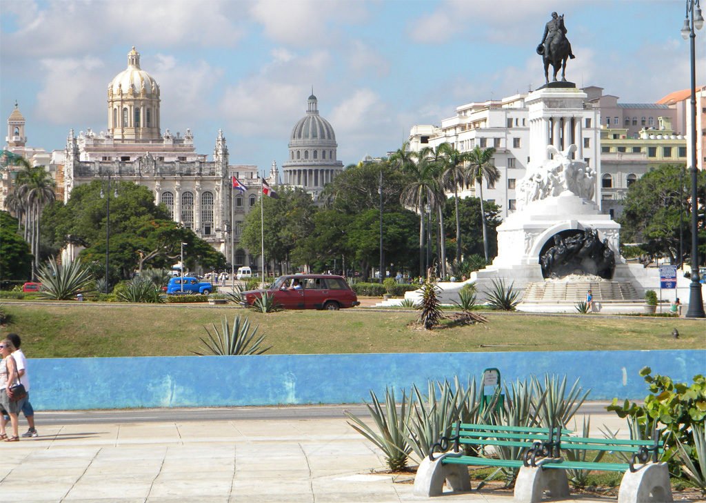 sailmagazine's tweet photo. If You Could Spend Five Days in Havana... - https://t.co/5aYHgTmuHA #sailing #TravelTuesday https://t.co/ttLfUuXipn