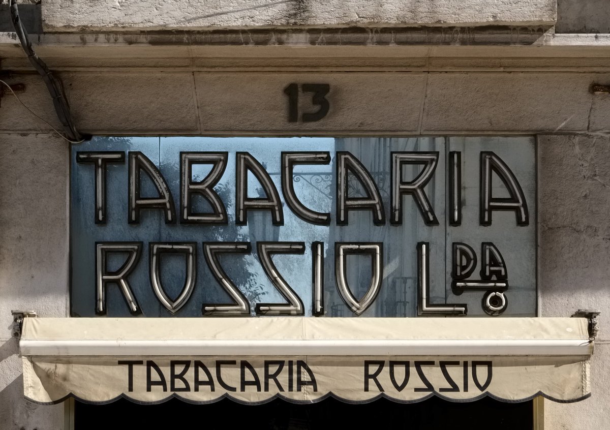 alexanderlins's tweet image. Lisbon. Typography and architecture. #lisbon #architecture #photgraphy #typography olex.org/news/lisbon-1/
