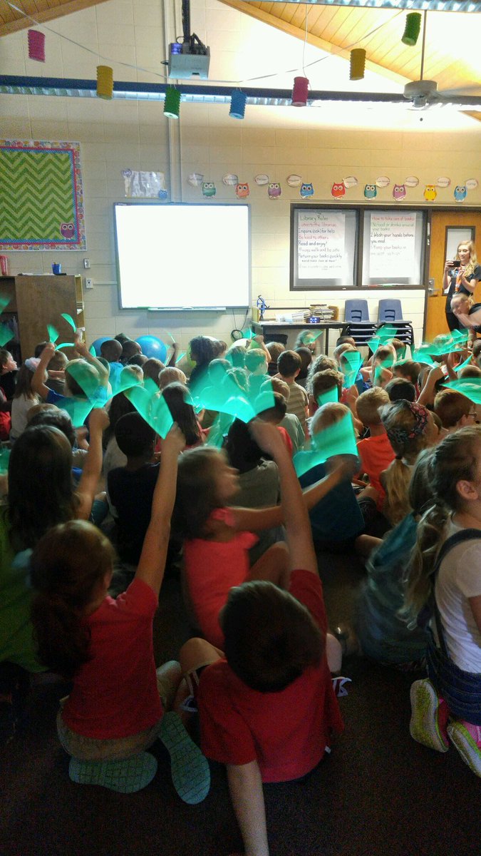 amylpatton's tweet photo. Light it up!  #ignitesps @officialSPS https://t.co/cWNWwhcuhv