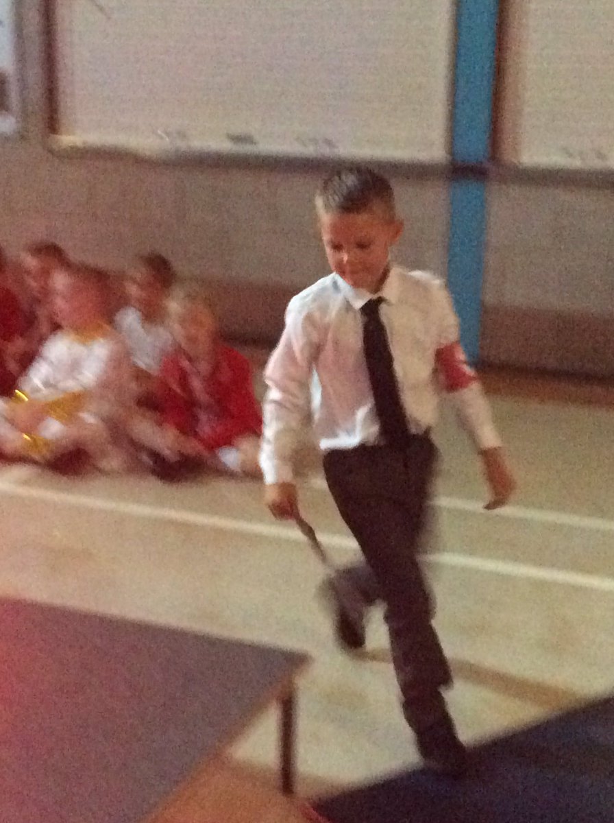 msboyes11's tweet photo. Fantastic start to our new theme....famous person catwalk! @BoothferryPS https://t.co/RMQmCkjj8t