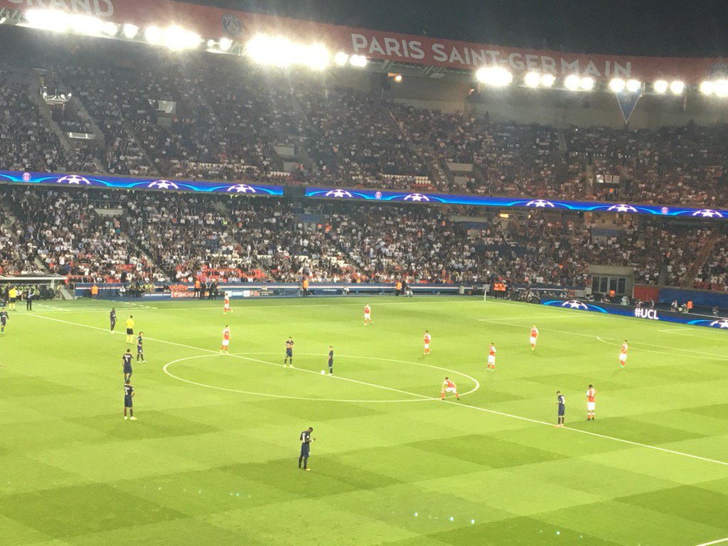 Duonyx derrière #PSG