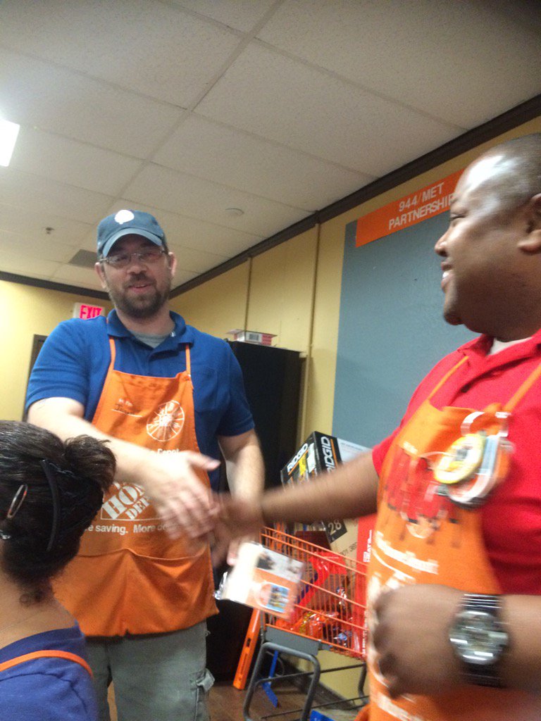 0944Cowans's tweet photo. I'm proud of Jason for his leadership and the devotion to the big 3 for d23!@thdsaltarelli @LoyceRiggans @axg868 https://t.co/PSlQ3sNylD