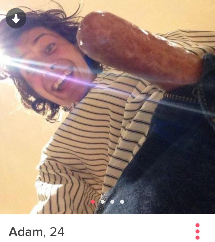 Tinder_Nopes's tweet photo. I hope he doesn't work in food services. 😷 #sausageparty #justswipeleft https://t.co/qQStPycx09