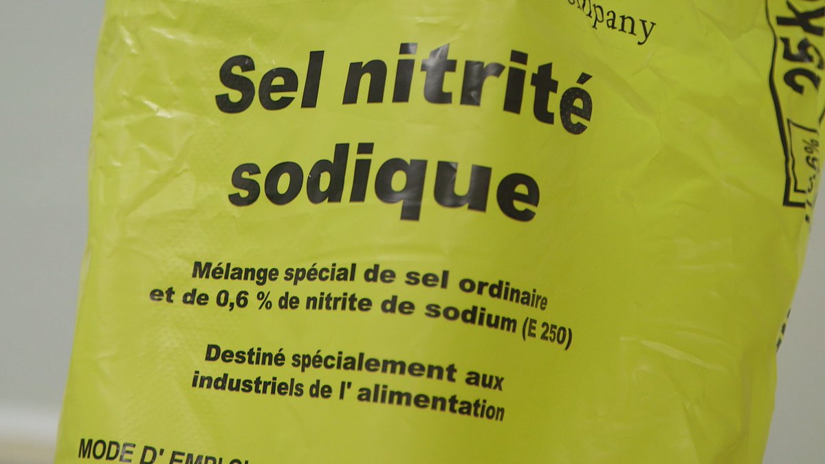 A SUIVRE #Cashinvestigation Pourquoi le jambon est si rose ?Grâce au nitrite de sodium… Additif E250 pas sans danger