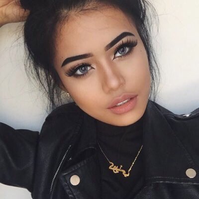 💭New fake 
🍂retweet for me 
💭single and looking 
🍂straight