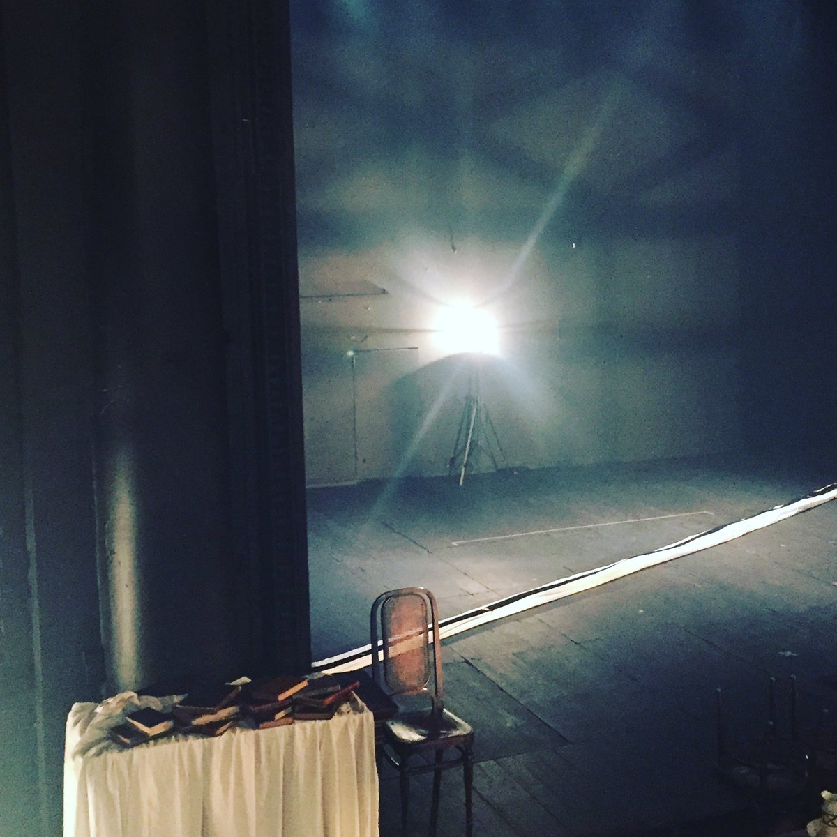 catsaffi's tweet photo. Theater evening! Classic Chehov! https://t.co/EAmOmPudUD