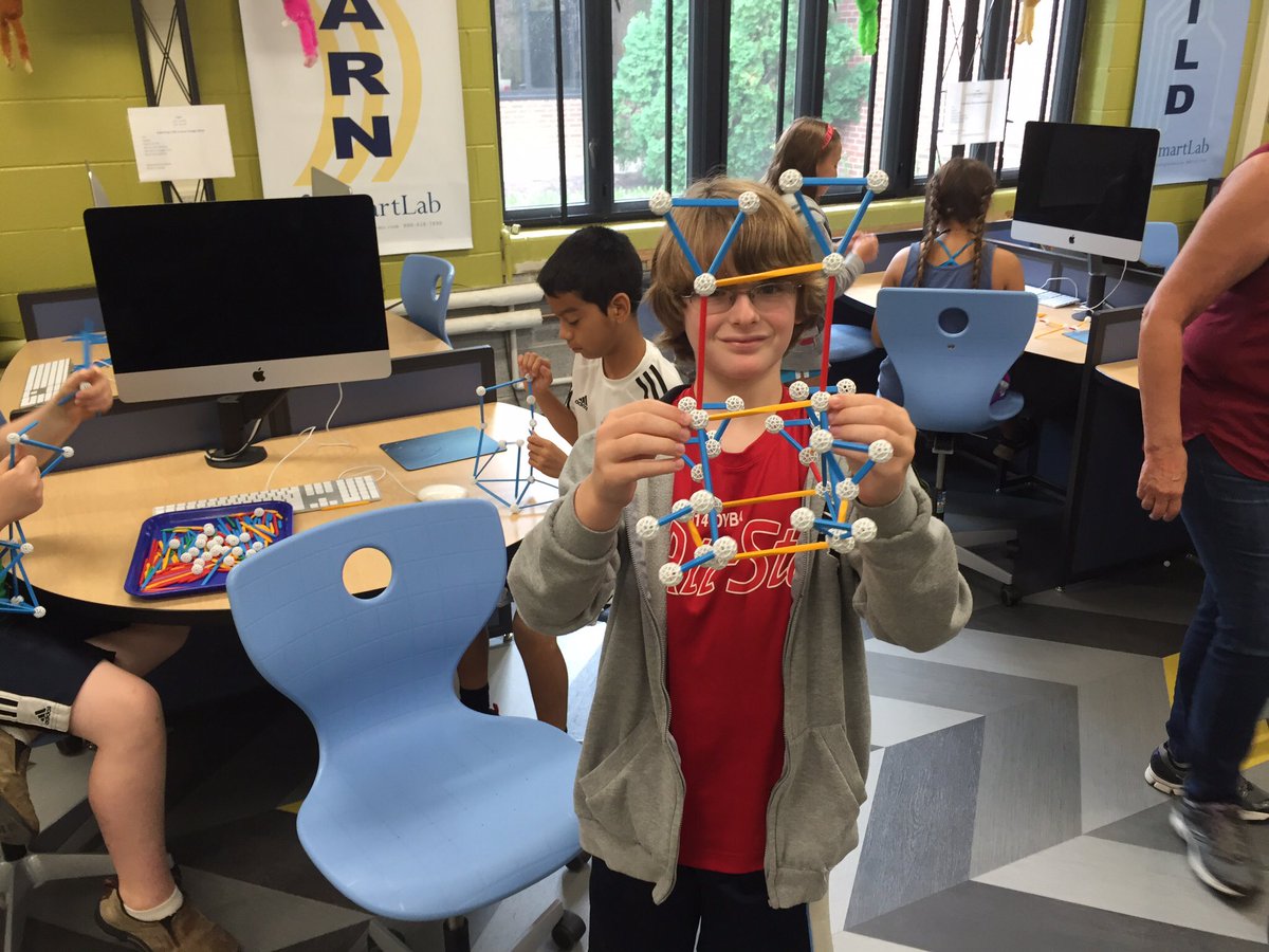 Fifth graders love the SmartLab!! #kip109 #engage109 <a href="/KateSchippers1/">Kate Schippers</a>
