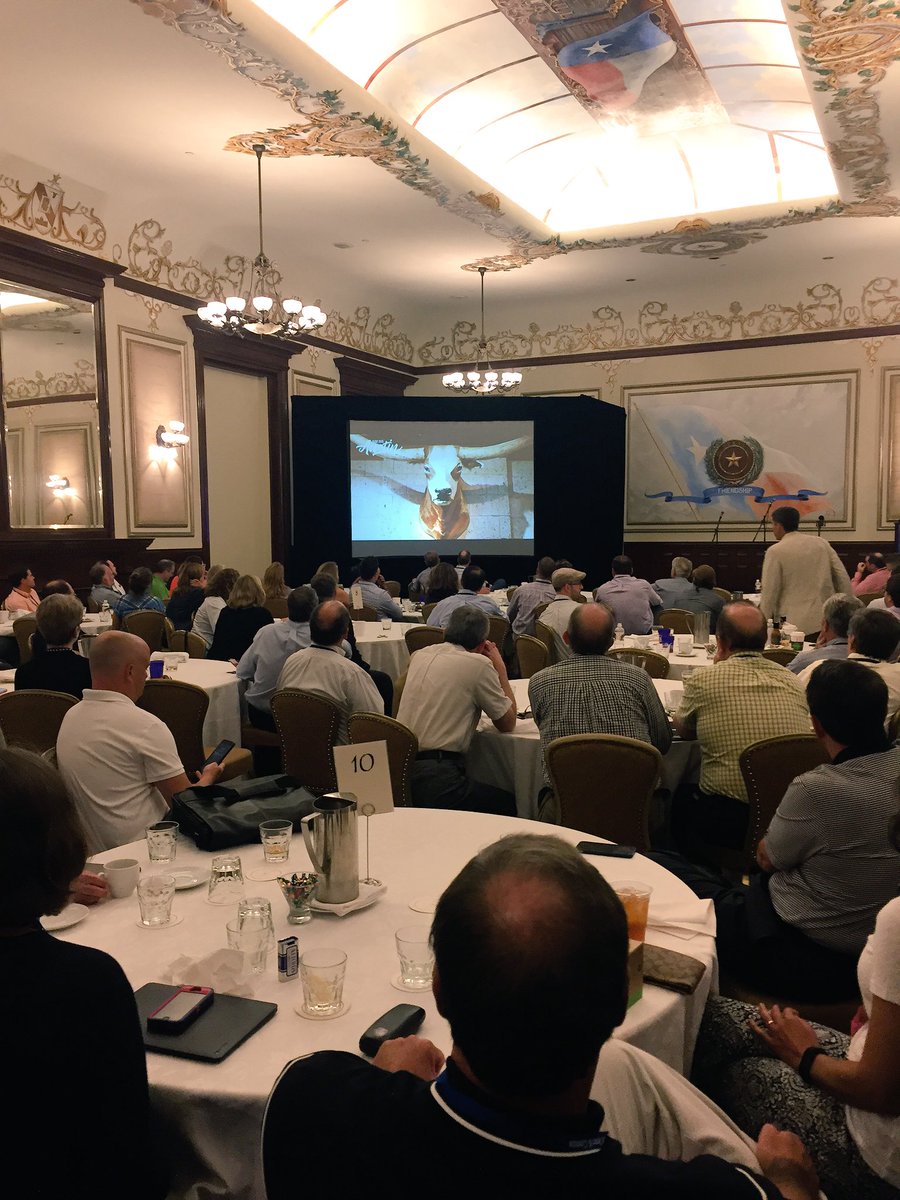 shawnaburton's tweet photo. @GLIchamber leading the wrap up. So many great ideas from this leadership. #glide2016 #louisville https://t.co/YV5KvG1aIS