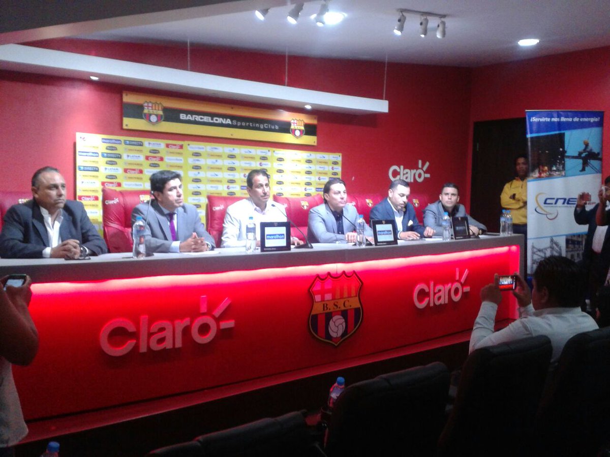 Alumbrado público #Guayaquil optimiza iluminación #AveBsc. Gerente General <a href="/CNEL_EP/">CNEL EP</a> @JaramilloMJorge firmó convenio