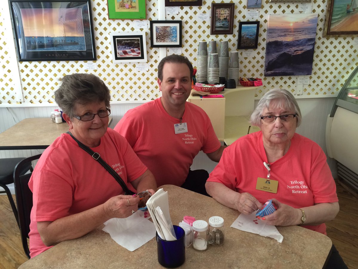 MeadowsLeipsic's tweet photo. Ice cream at Ooh La La shop! @LakesideOH #ExploreLakeside https://t.co/CZF5Wn0oSz