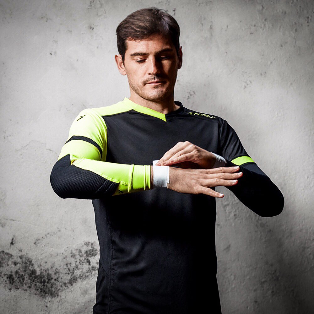 IkerCasillas's tweet photo. 💥Gladiator Jerseys han llegado. Follow @Storellisports y etiqueta a dos amig@s para poder ganar #YourSecretWeapon 🔝 https://t.co/iCtswl6gK4