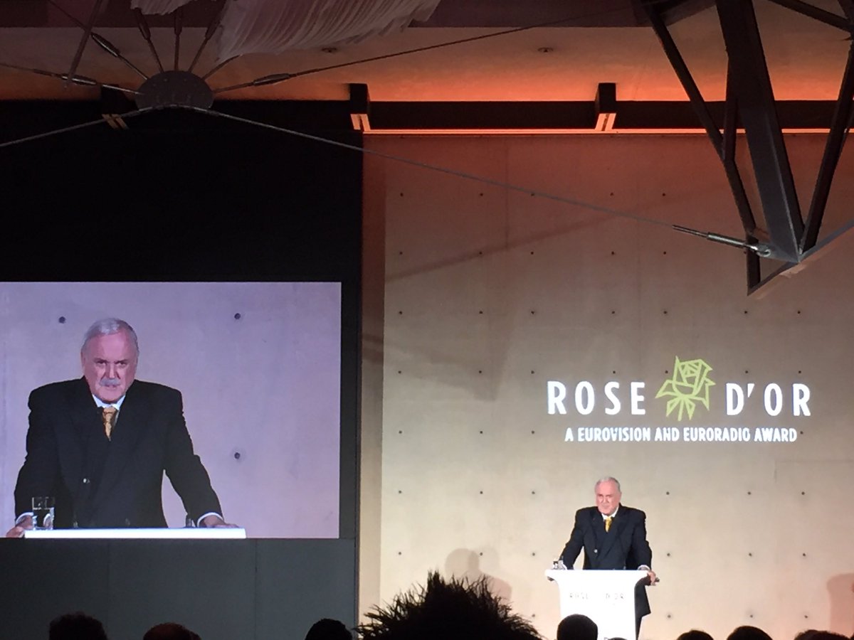MillaBruneau's tweet photo. Problem is that the executives have no idea that they have no idea, @JohnCleese excepting the lifetime award #RDO16 https://t.co/Cccq660vQo
