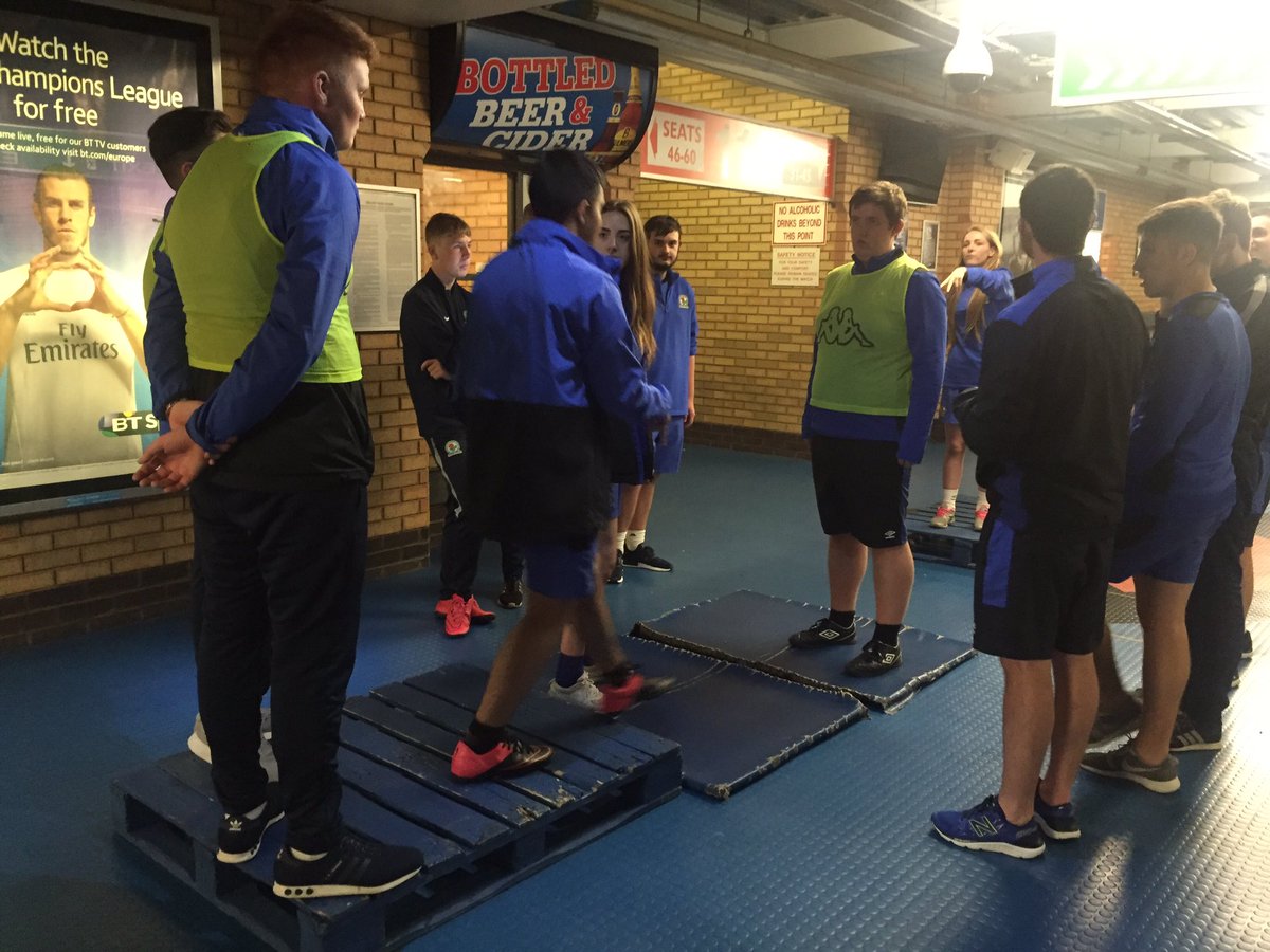 SallyRowland's tweet photo. Debating , team building and doing some morning press ups in my lessons to ensure they are awake 😂 @BRFCTRUST https://t.co/71Uk4pelkB