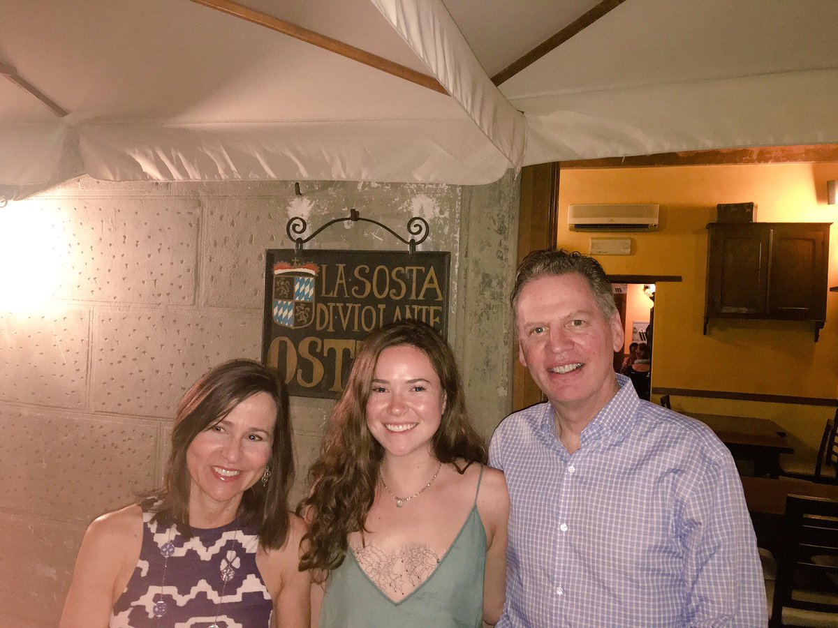 mollynellswain's tweet photo. thanks for visiting, mom & dad!! 💕 #geosiena https://t.co/Hhy5PUKurf