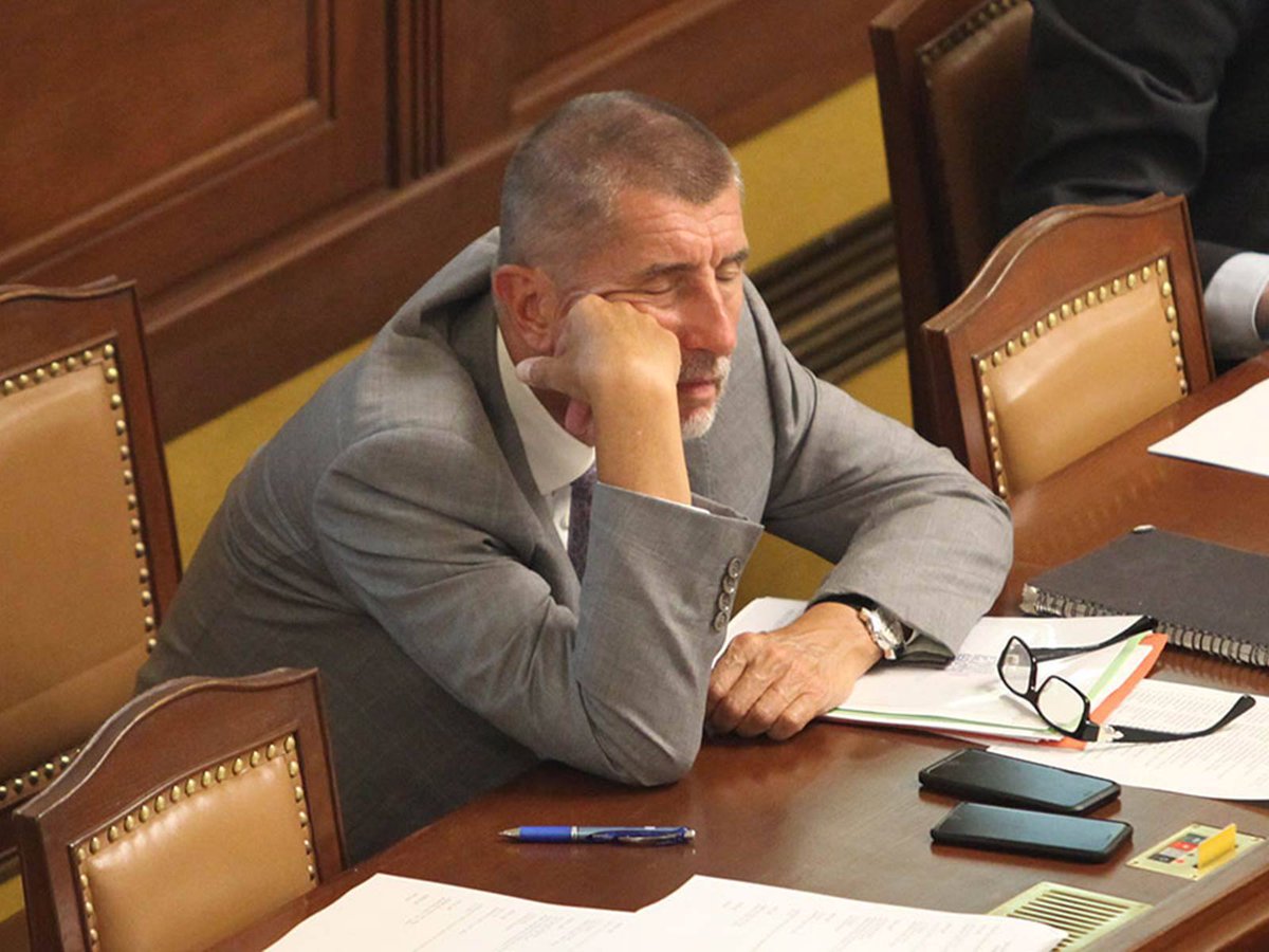 DominikFeri's tweet photo. "Nejsme jako politici. Makáme." :))))) https://t.co/zQvYPNcigL
