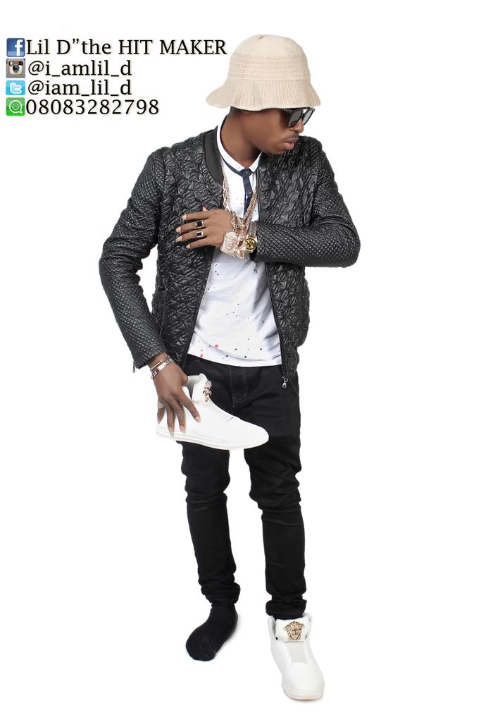 iam_lil_d's tweet photo. I need 🌎a new shoe!!😄😀 💪😉#MENDULARSONG 💪 #SHAKEIT #FOLLOWFOLLOW #MOVEITDOWN #TAKEIT Lil D"the HIT MAKER #NEWMIXTAPE https://t.co/eVUGvi1qEB
