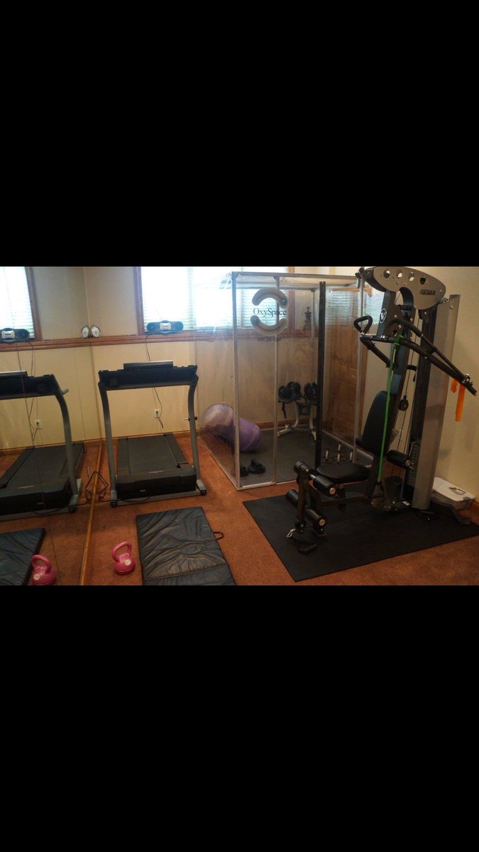 OxySpace_LLC's tweet photo. OxySpace OxySport enclosure. Perfect for any gym, home, assisted/senior living facility! 95% oxygen pumped into this https://t.co/dGmySrpPan