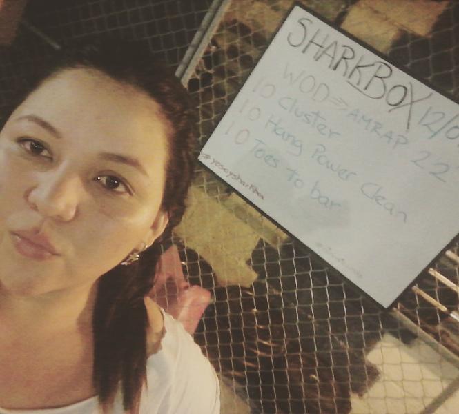 kathogps's tweet photo. Todo depende de ti...luchando contra mi misma...💪💚#sharkbox #ladycrossfit #vamospormas @SharkGPS https://t.co/aq0qAZZ9to