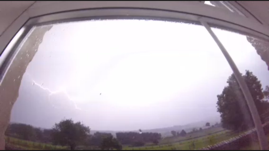 wensleydale_exp's tweet image. Amazing #storm over #Wensleydale tonight! Pics by @Ed_Durham