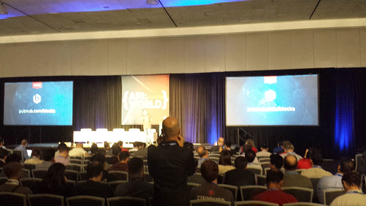 siuzsiu's tweet photo. #APIWorld16 Todd Greene pubnub https://t.co/tShMdVtReN