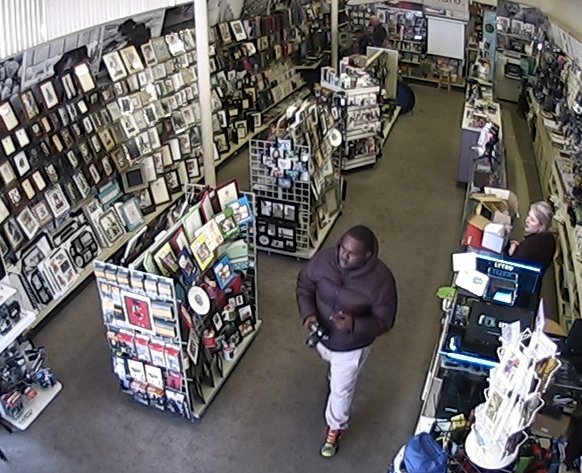 KenWayne's tweet photo. 3 men steal $8,000 worth of camera gear from #ShutterbugCamera #Petaluma. https://t.co/s4SprWK6eC