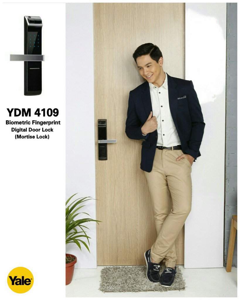 aldenrichards02's tweet photo. Security meets convenience, now your FINGER is you KEY! #YaleDigitalLocks ☝🏻️😏 https://t.co/UDHETvKH18