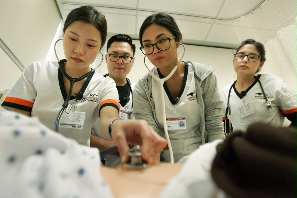 PE Photo on Twitter: "RCC Nursing students work with a electronic medic  patient in the lab at RCC's nursing school in Riverside, CA.  https://t.co/yNTvdXJv8C" / Twitter