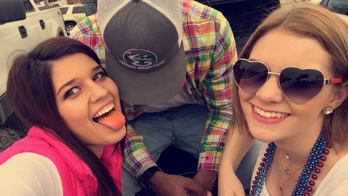 amm_225's tweet photo. Screaming out a happy happy birthday to D🔔!!!!! #can'thang #tooturnt @dennis_bell_ https://t.co/M2ZwW9ooNp